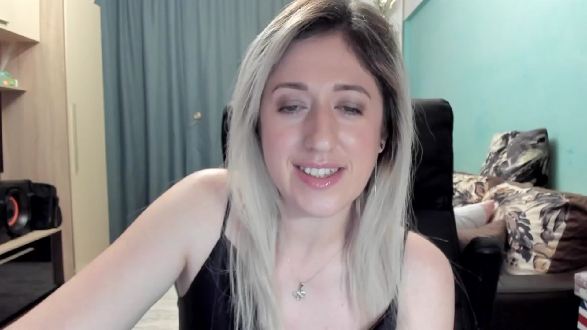 Gallery image thumbnail from SweetDelia_'s myfreecams stream on, 04/11/2026, 01:58 image 16 of 20