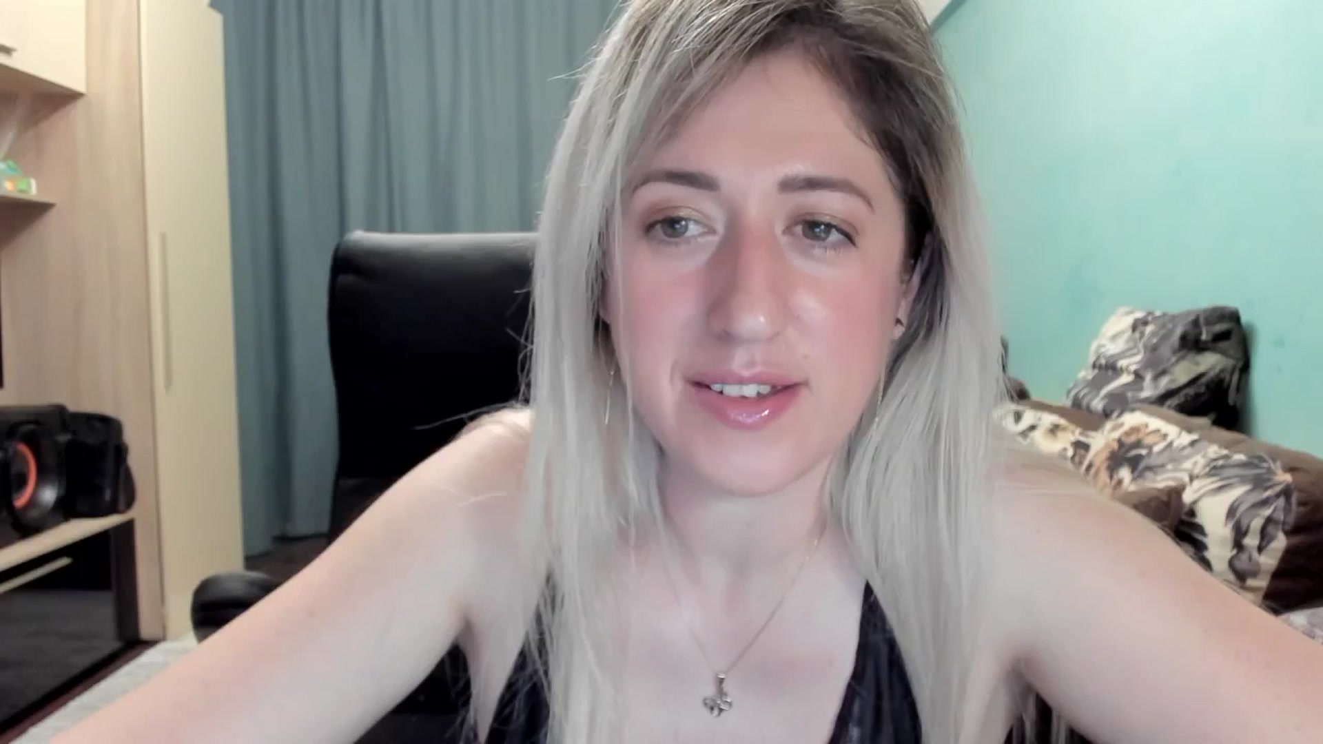 Gallery image thumbnail from SweetDelia_'s myfreecams stream on, 04/13/2026, 23:32 image 4 of 20