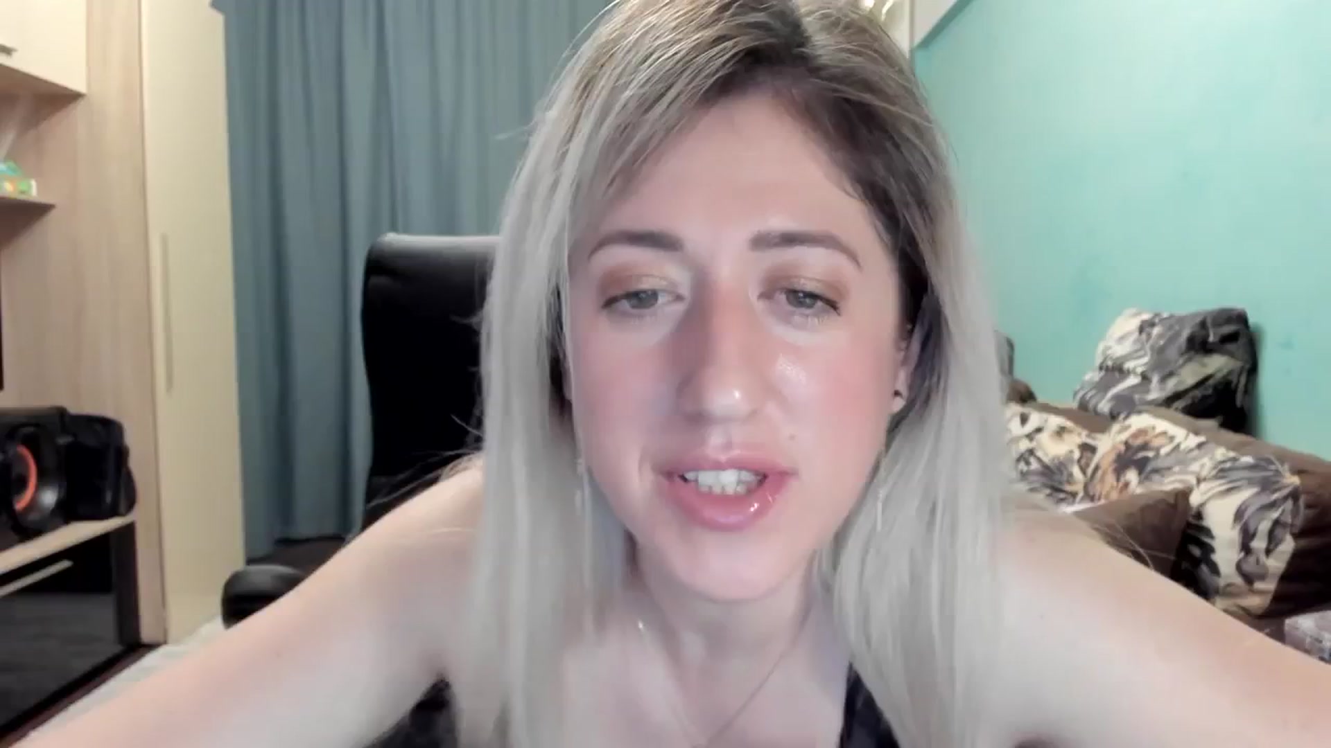Gallery image thumbnail from SweetDelia_'s myfreecams stream on, 04/13/2026, 23:32 image 1 of 20
