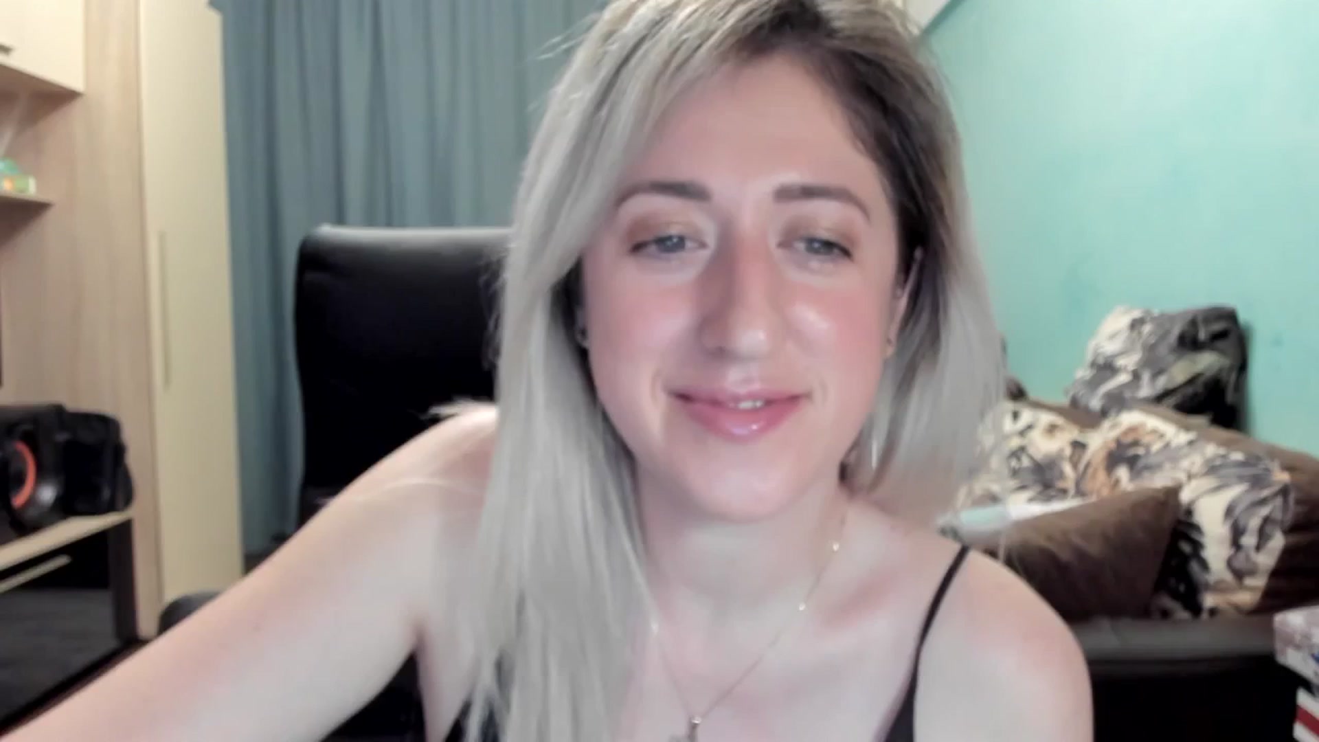 Gallery image thumbnail from SweetDelia_'s myfreecams stream on, 04/13/2026, 23:32 image 12 of 20