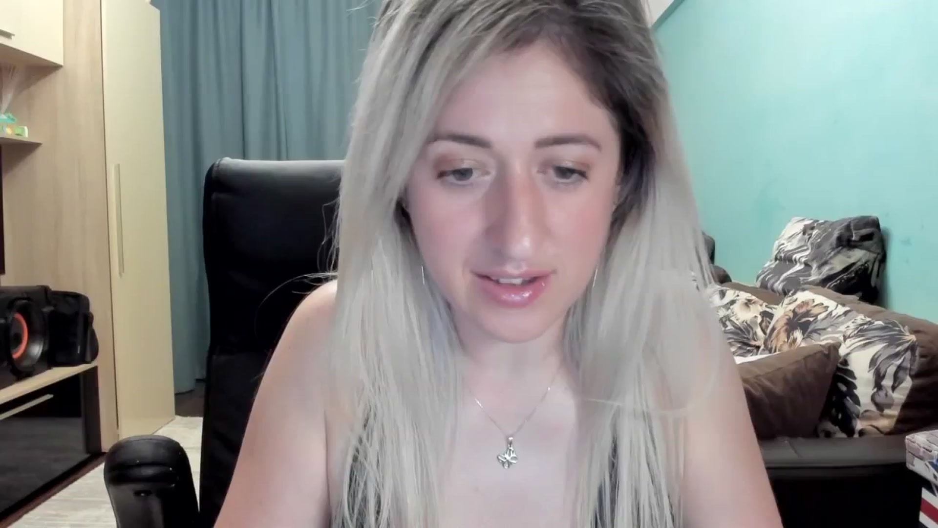 Gallery image thumbnail from SweetDelia_'s myfreecams stream on, 04/13/2026, 23:32 image 19 of 20