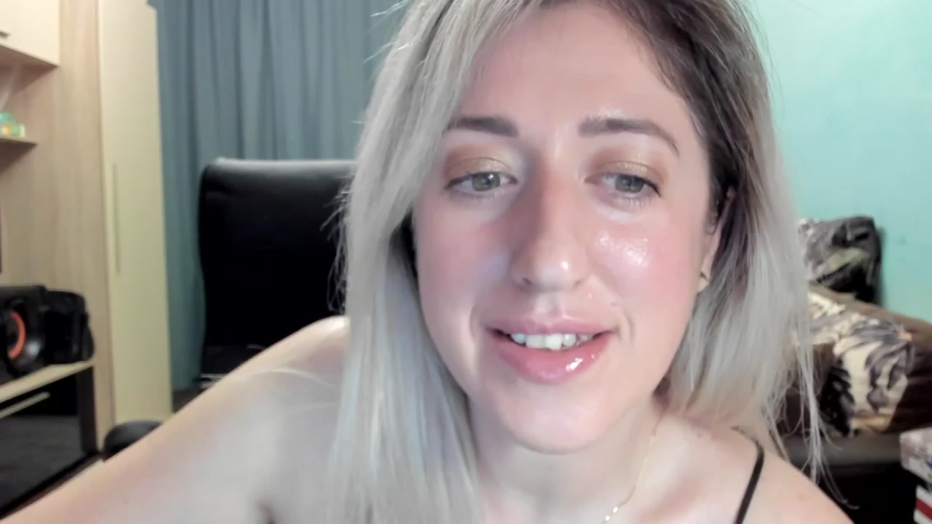Gallery image thumbnail from SweetDelia_'s myfreecams stream on, 04/13/2026, 23:32 image 13 of 20