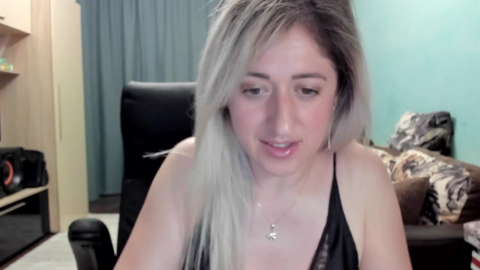 Gallery image thumbnail from SweetDelia_'s myfreecams stream on, 04/13/2026, 23:32 image 14 of 20