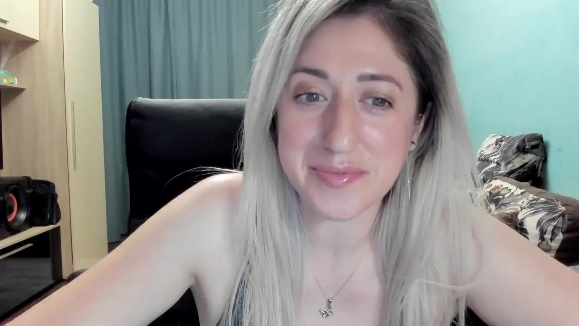 Gallery image thumbnail from SweetDelia_'s myfreecams stream on, 04/13/2026, 23:32 image 18 of 20
