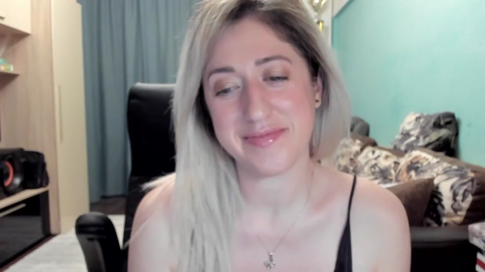 Gallery image thumbnail from SweetDelia_'s myfreecams stream on, 04/13/2026, 23:32 image 11 of 20