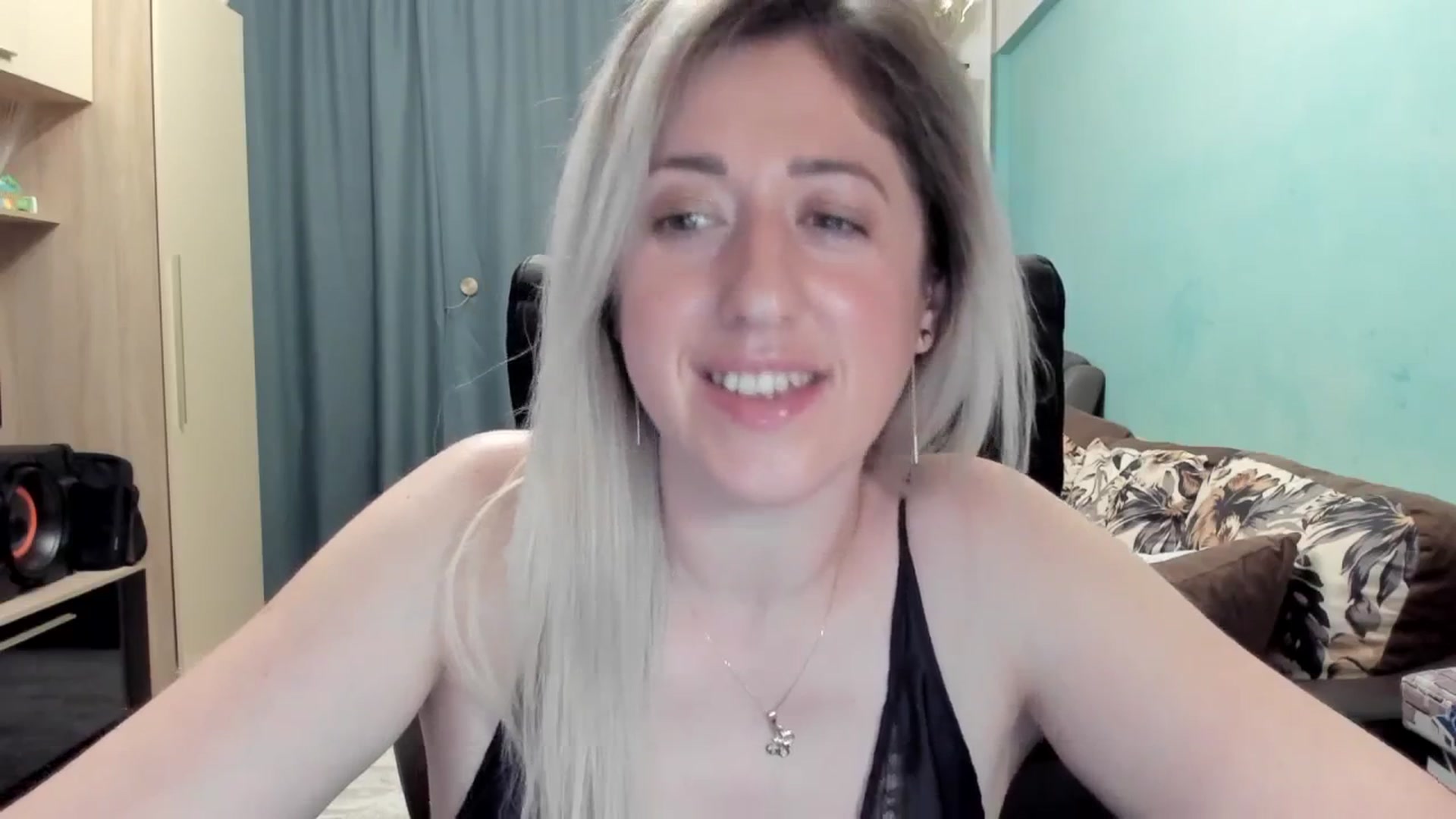 Gallery image thumbnail from SweetDelia_'s myfreecams stream on, 04/14/2026, 02:23 image 17 of 20