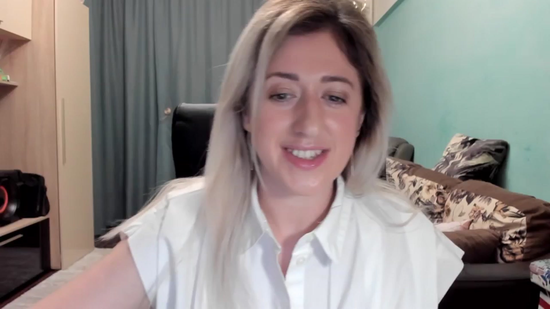 Gallery image thumbnail from SweetDelia_'s myfreecams stream on, 04/15/2026, 02:22 image 6 of 20