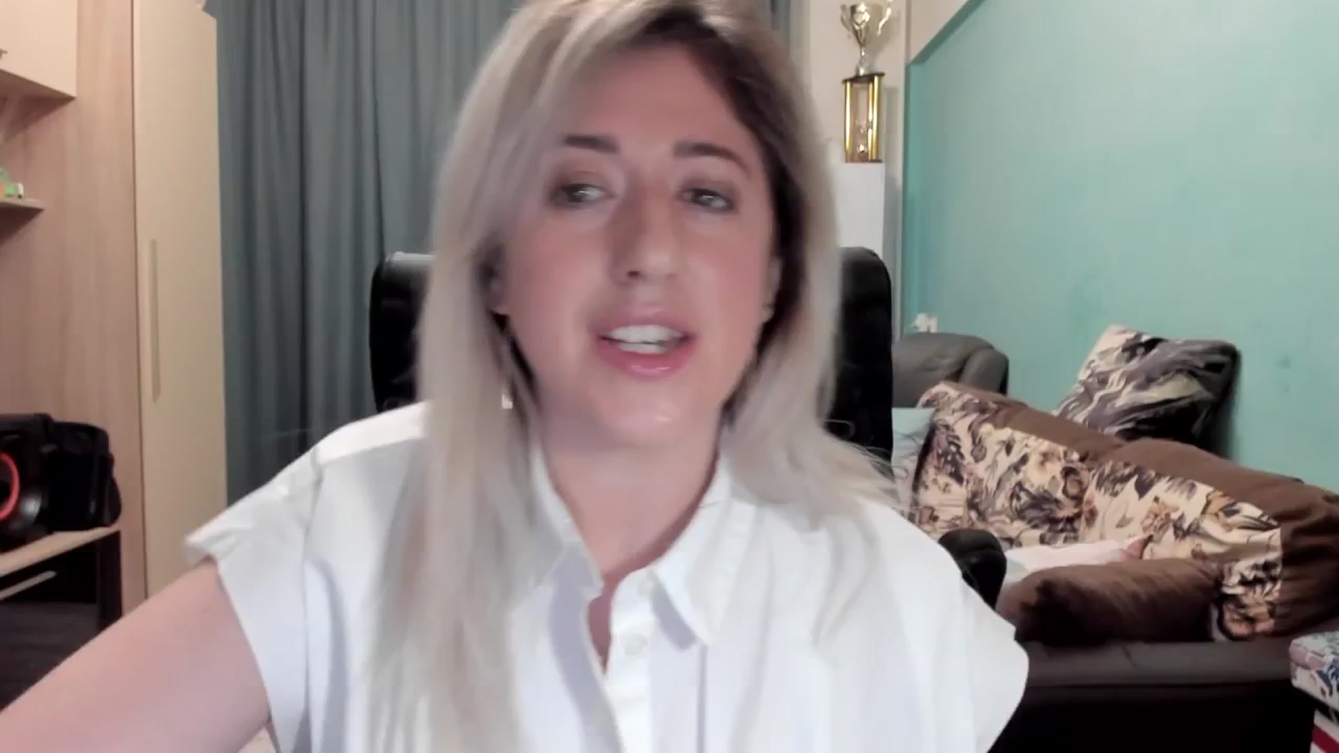 Gallery image thumbnail from SweetDelia_'s myfreecams stream on, 04/15/2026, 02:22 image 11 of 20