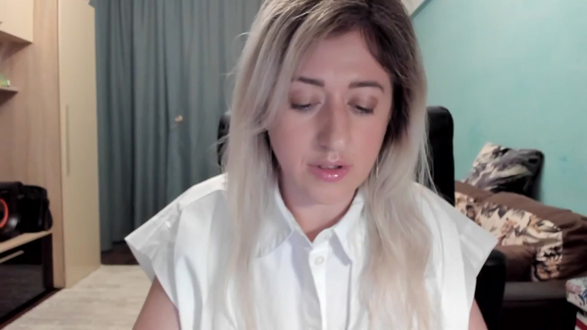 Gallery image thumbnail from SweetDelia_'s myfreecams stream on, 04/15/2026, 02:22 image 2 of 20