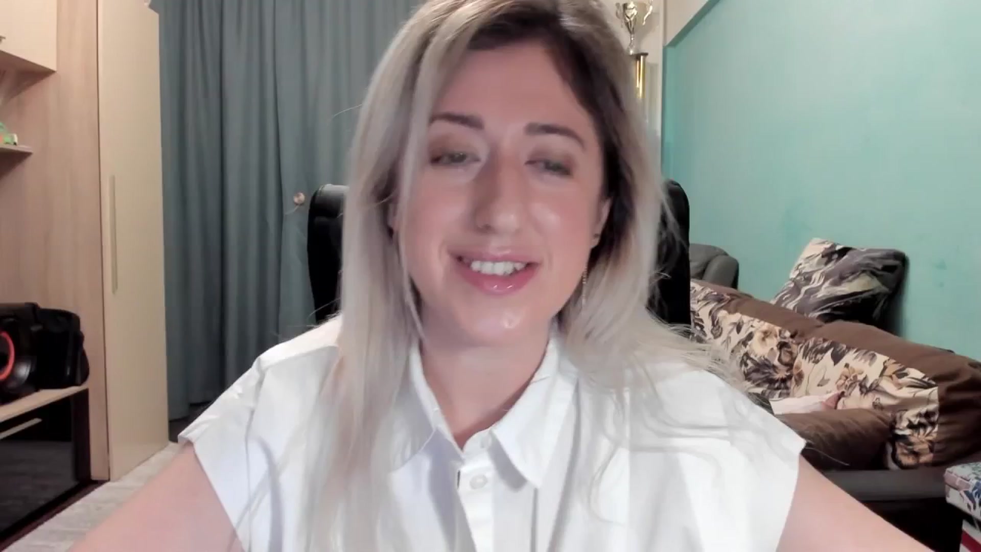 Gallery image thumbnail from SweetDelia_'s myfreecams stream on, 04/15/2026, 02:22 image 8 of 20