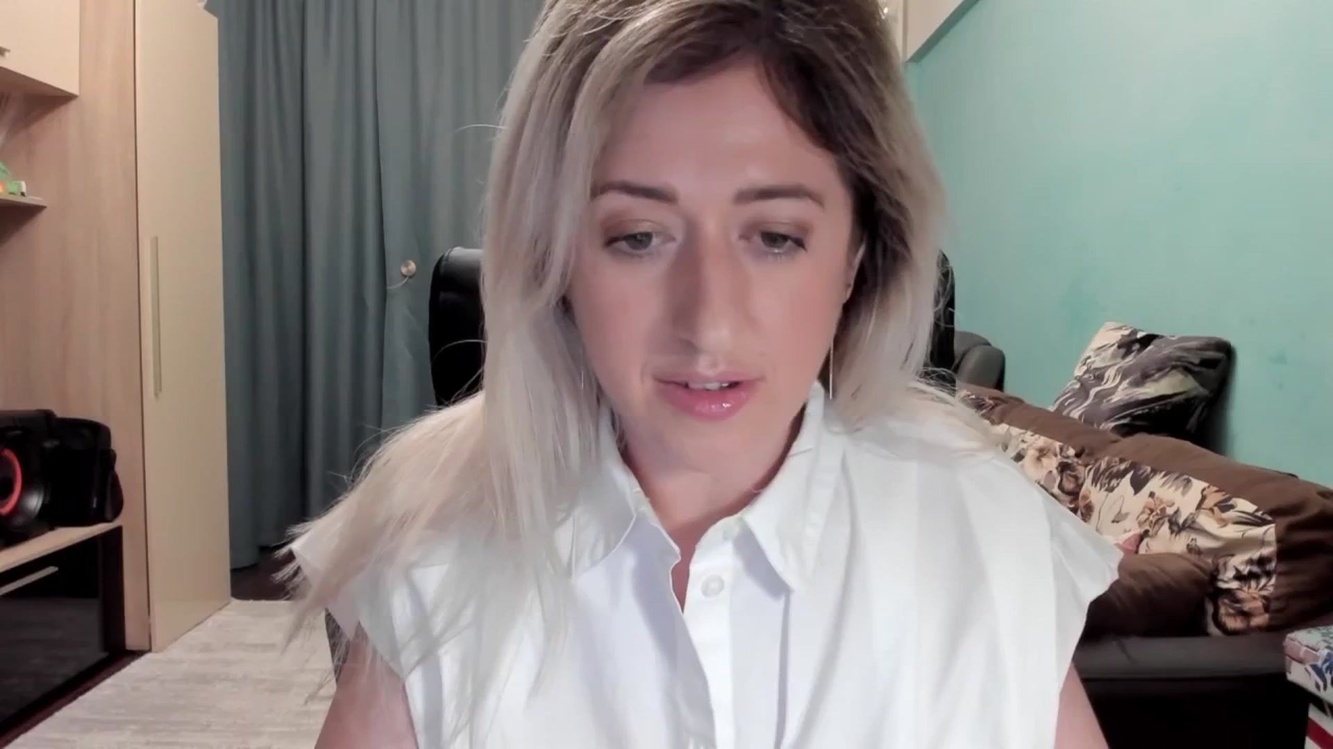 Gallery image thumbnail from SweetDelia_'s myfreecams stream on, 04/15/2026, 02:22 image 5 of 20