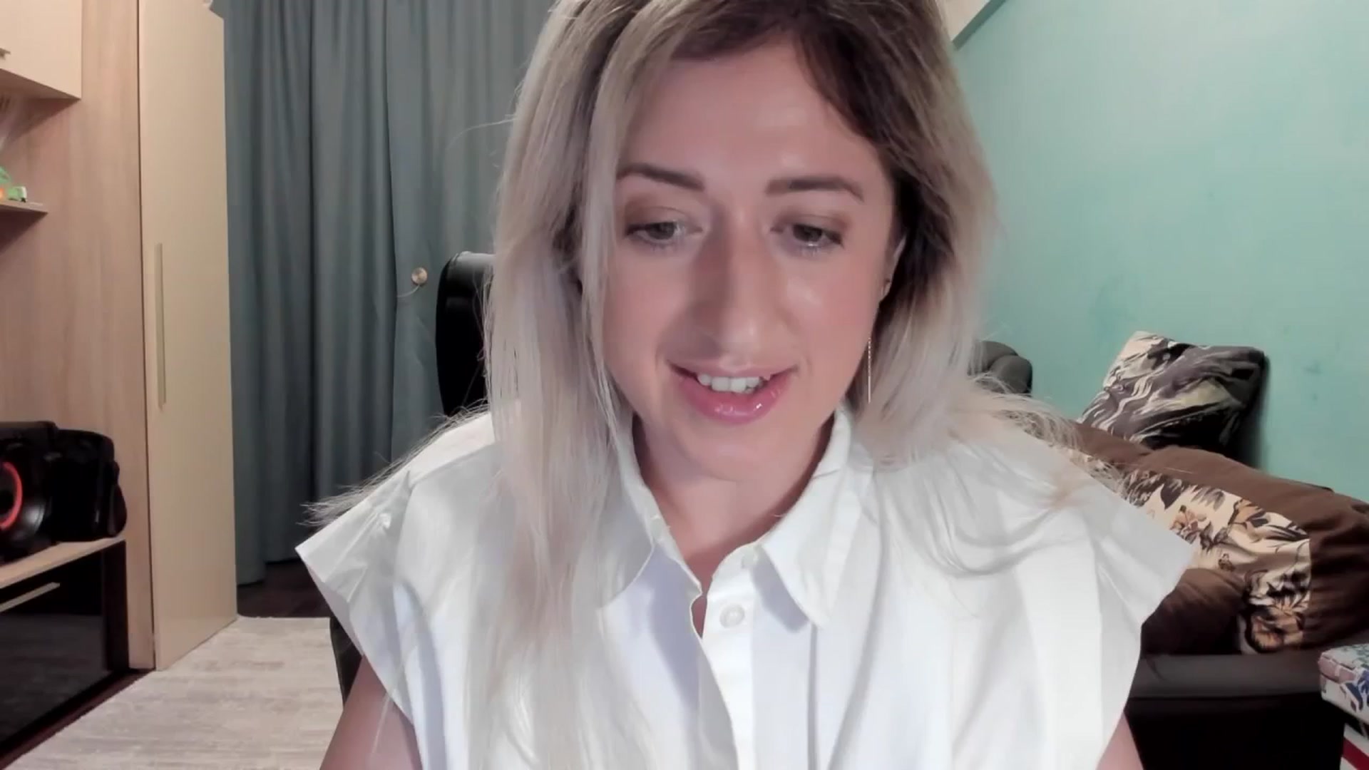 Gallery image thumbnail from SweetDelia_'s myfreecams stream on, 04/15/2026, 02:22 image 7 of 20