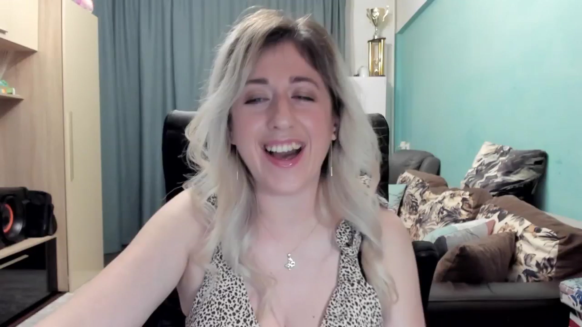 Gallery image thumbnail from SweetDelia_'s myfreecams stream on, 04/15/2026, 22:45 image 12 of 20