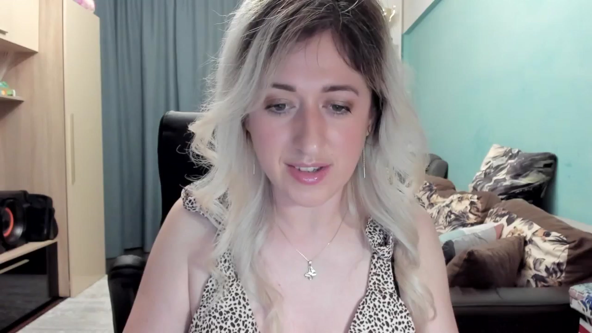 Gallery image thumbnail from SweetDelia_'s myfreecams stream on, 04/15/2026, 22:45 image 14 of 20
