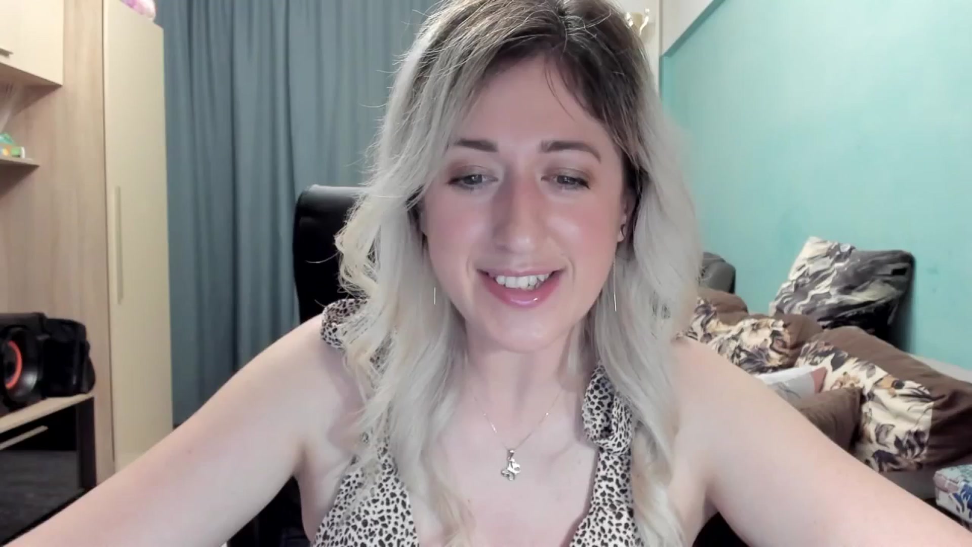 Gallery image thumbnail from SweetDelia_'s myfreecams stream on, 04/15/2026, 22:45 image 6 of 20