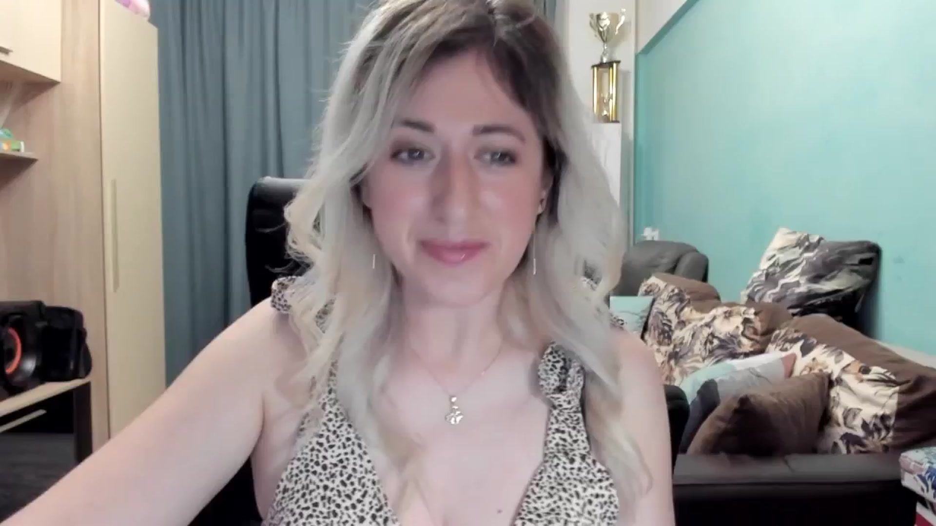 Gallery image thumbnail from SweetDelia_'s myfreecams stream on, 04/15/2026, 22:45 image 7 of 20