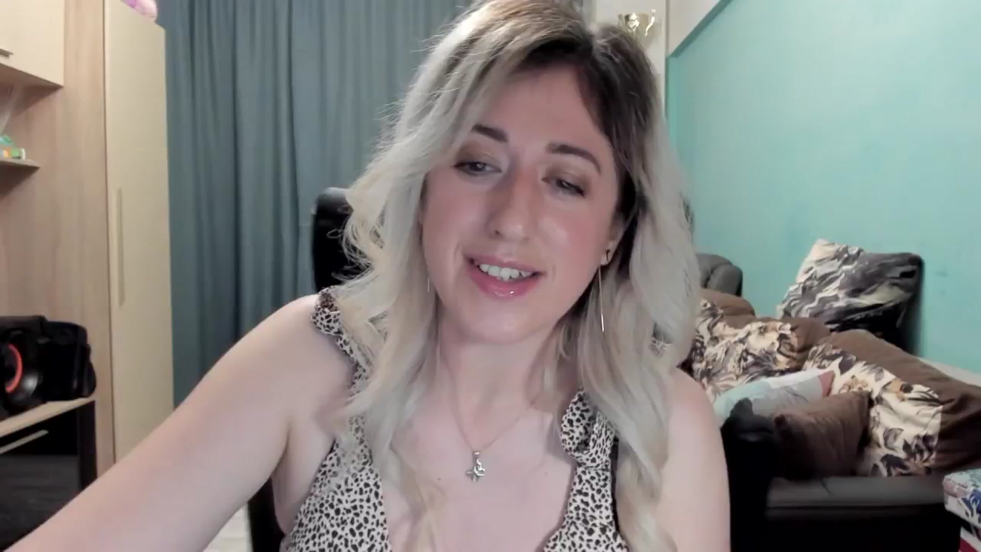 Gallery image thumbnail from SweetDelia_'s myfreecams stream on, 04/15/2026, 22:45 image 13 of 20