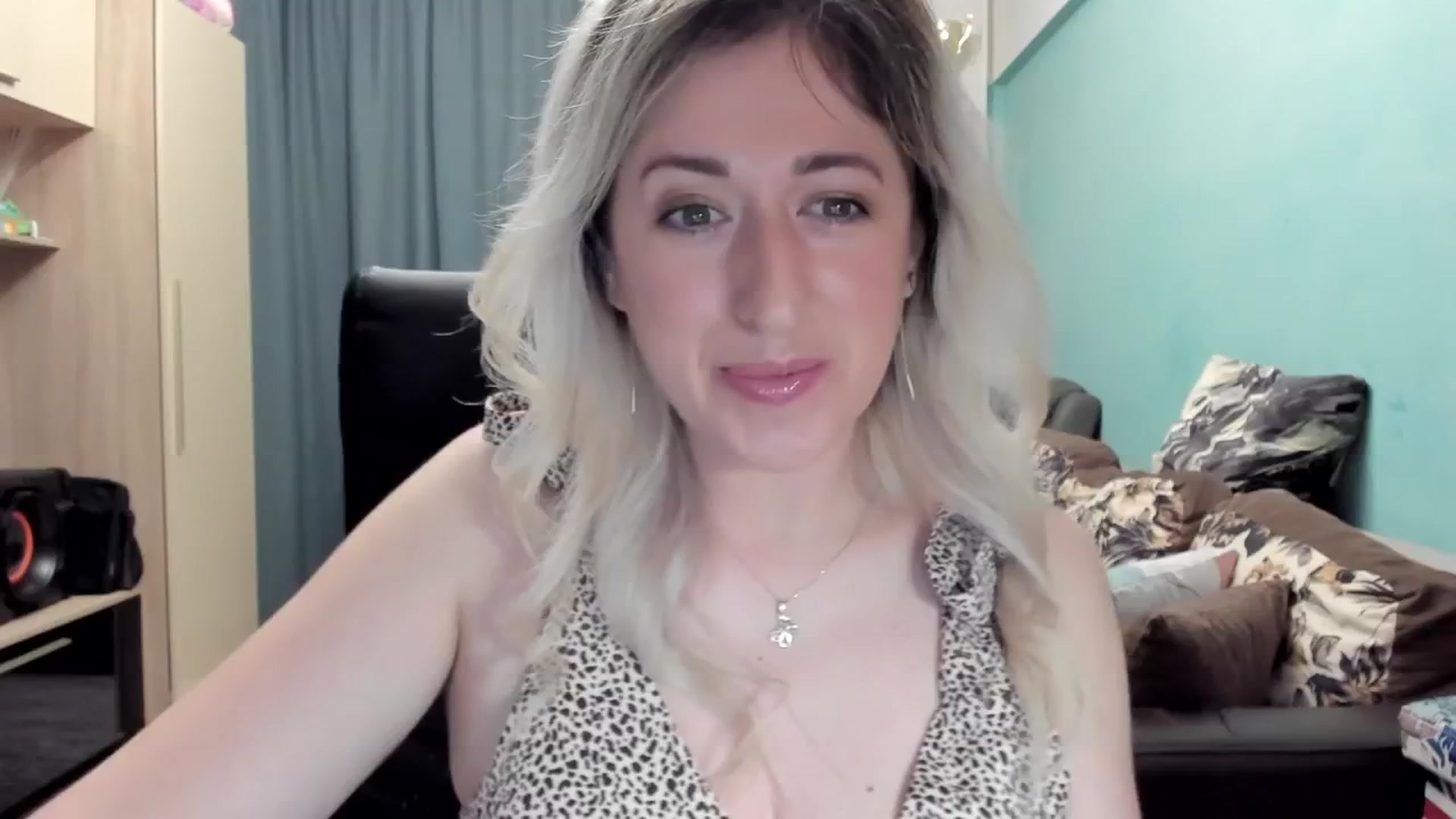 Gallery image thumbnail from SweetDelia_'s myfreecams stream on, 04/15/2026, 22:45 image 2 of 20