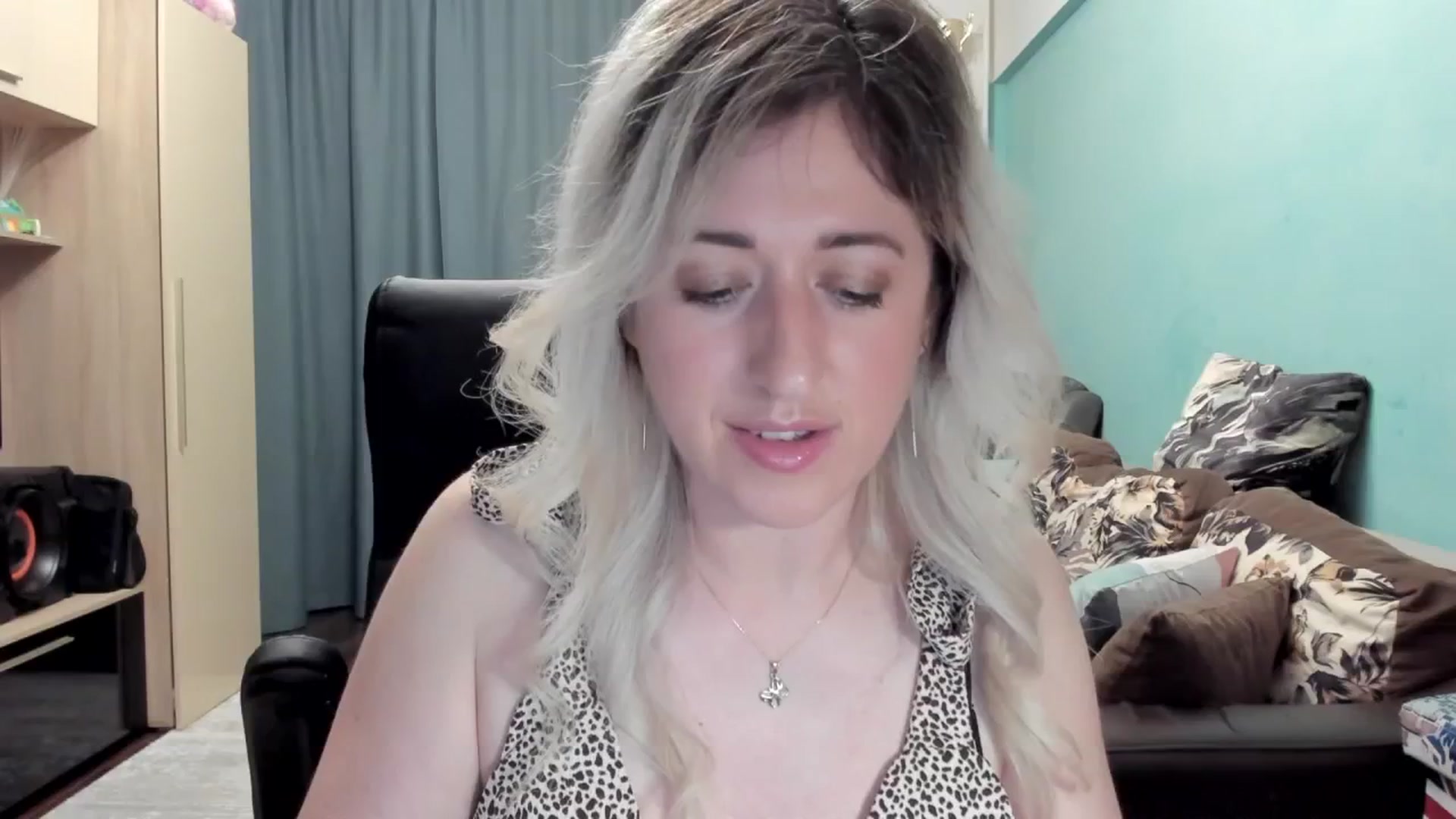 Gallery image thumbnail from SweetDelia_'s myfreecams stream on, 04/15/2026, 22:45 image 18 of 20