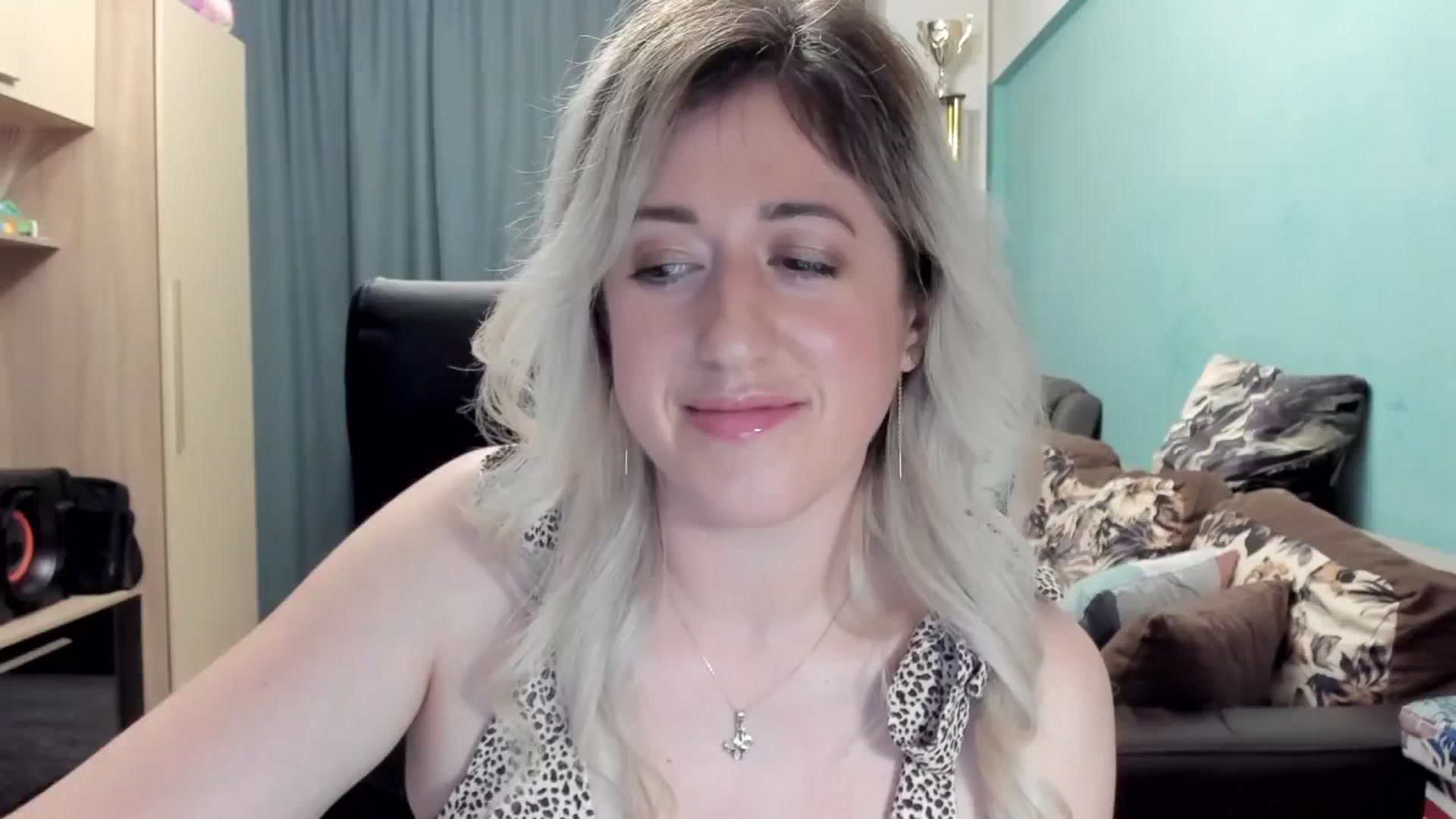 Gallery image thumbnail from SweetDelia_'s myfreecams stream on, 04/15/2026, 22:45 image 19 of 20