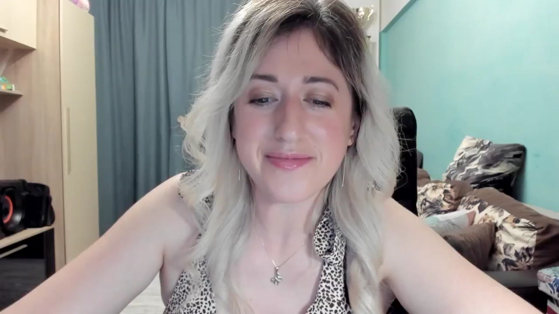 Gallery image thumbnail from SweetDelia_'s myfreecams stream on, 04/15/2026, 22:45 image 10 of 20