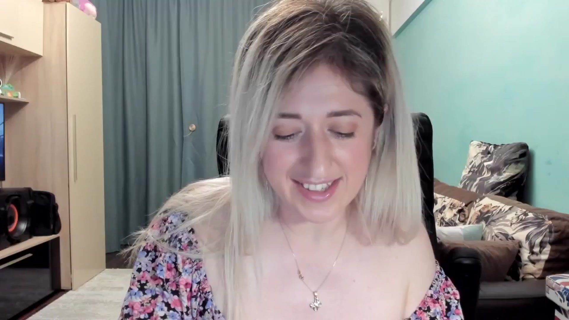 Gallery image thumbnail from SweetDelia_'s myfreecams stream on, 04/18/2026, 02:38 image 11 of 20