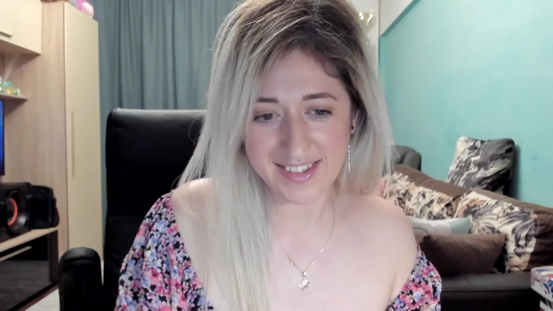 Gallery image thumbnail from SweetDelia_'s myfreecams stream on, 04/18/2026, 02:38 image 8 of 20