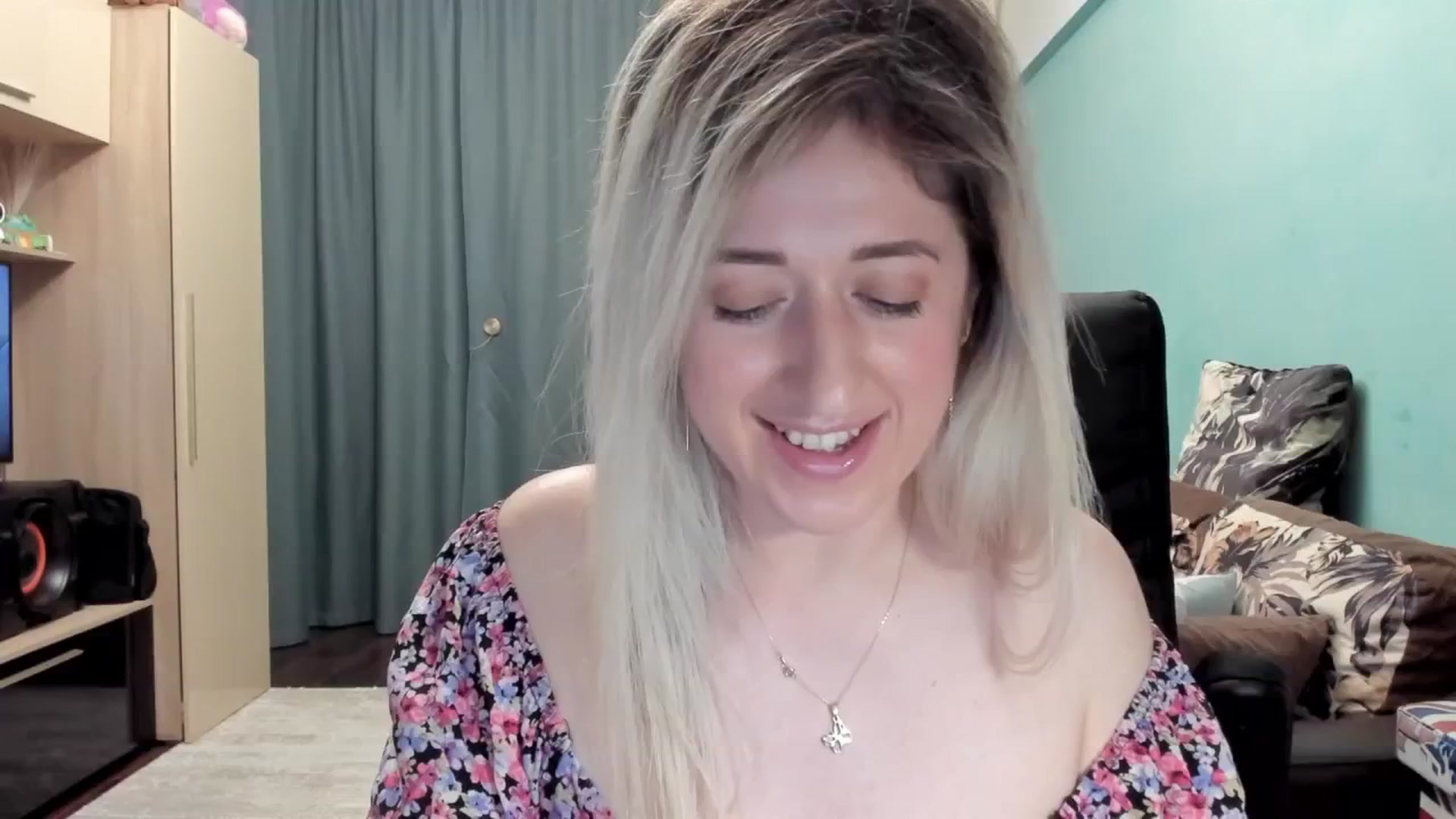 Gallery image thumbnail from SweetDelia_'s myfreecams stream on, 04/18/2026, 02:38 image 18 of 20