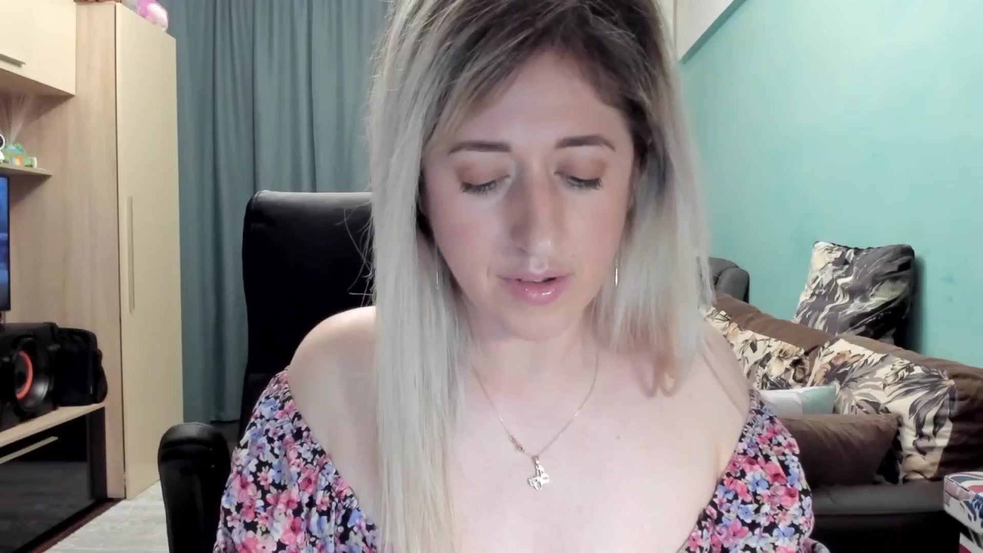 Gallery image thumbnail from SweetDelia_'s myfreecams stream on, 04/18/2026, 02:38 image 3 of 20