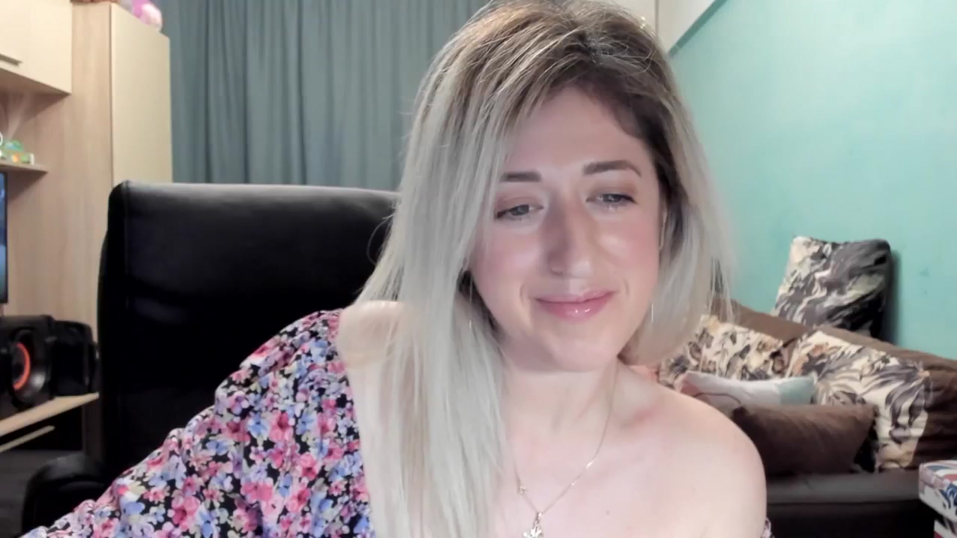 Gallery image thumbnail from SweetDelia_'s myfreecams stream on, 04/18/2026, 02:38 image 6 of 20