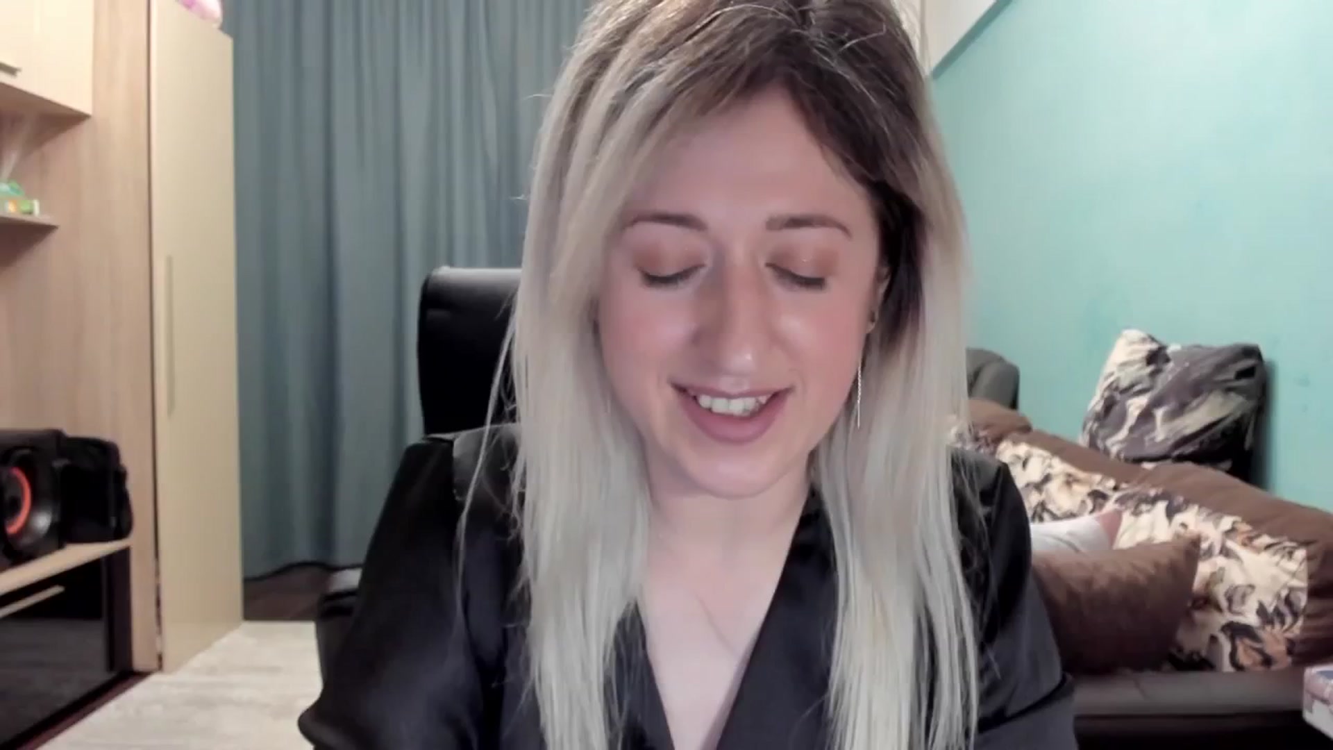 Gallery image thumbnail from SweetDelia_'s myfreecams stream on, 04/19/2026, 24:37 image 7 of 20