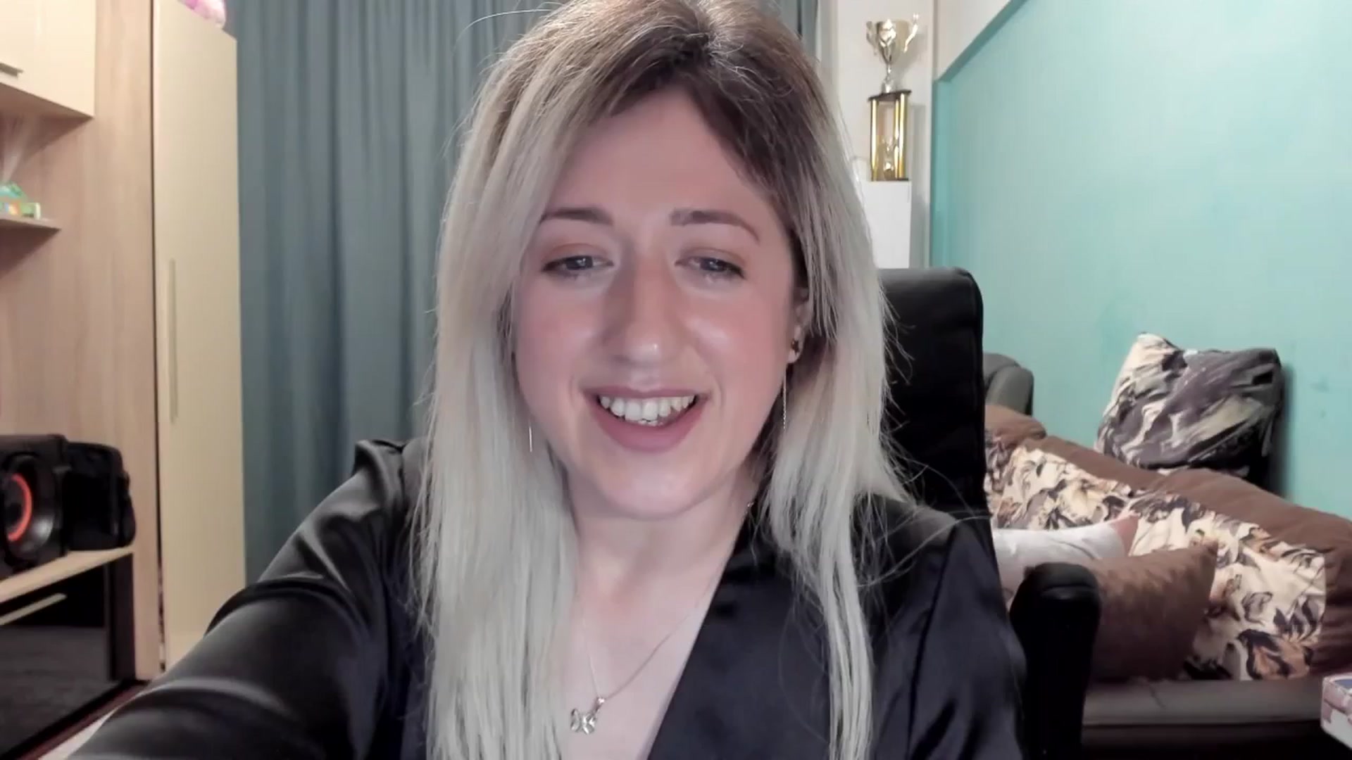 Gallery image thumbnail from SweetDelia_'s myfreecams stream on, 04/19/2026, 24:37 image 15 of 20
