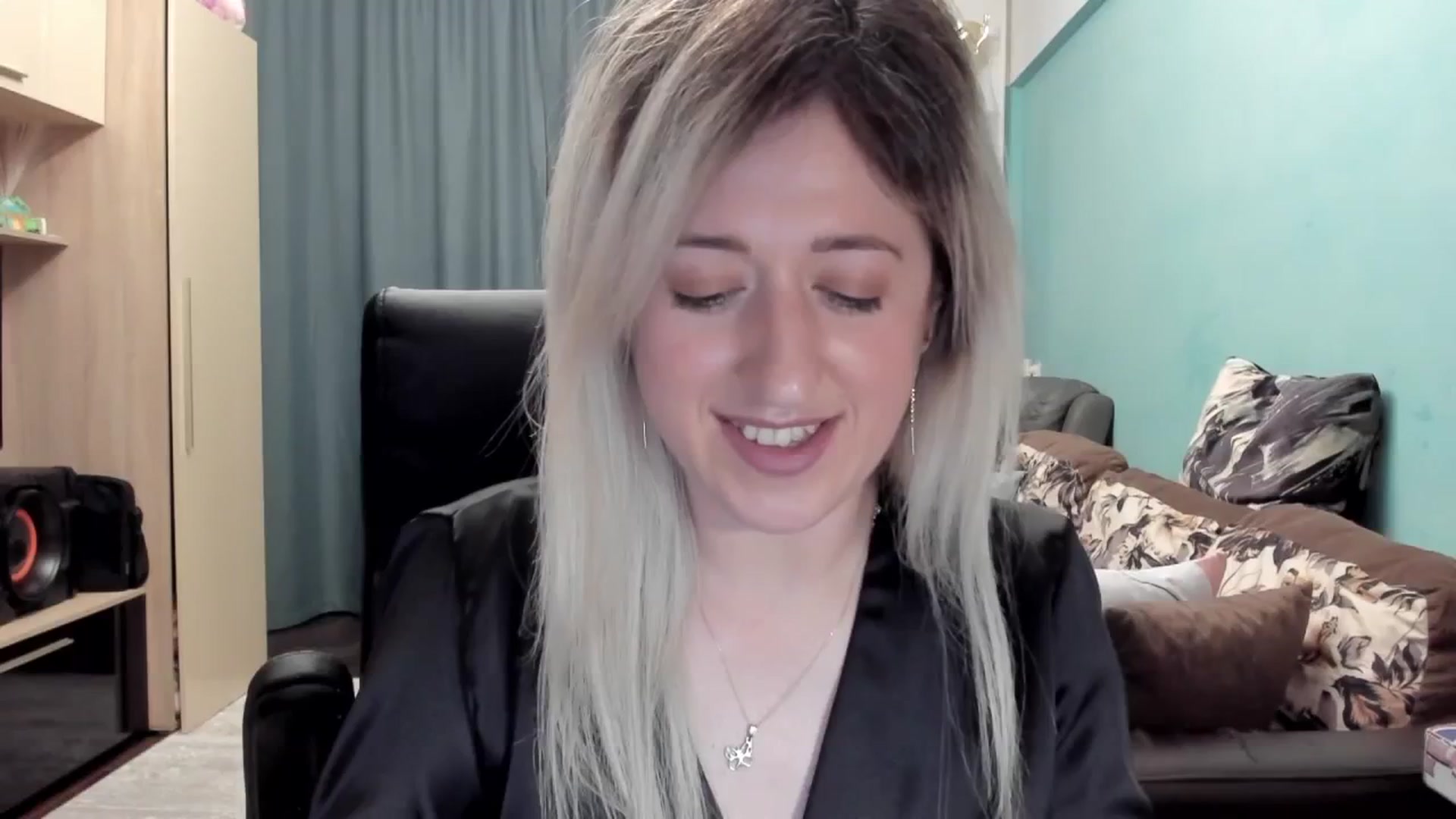 Gallery image thumbnail from SweetDelia_'s myfreecams stream on, 04/19/2026, 24:37 image 17 of 20
