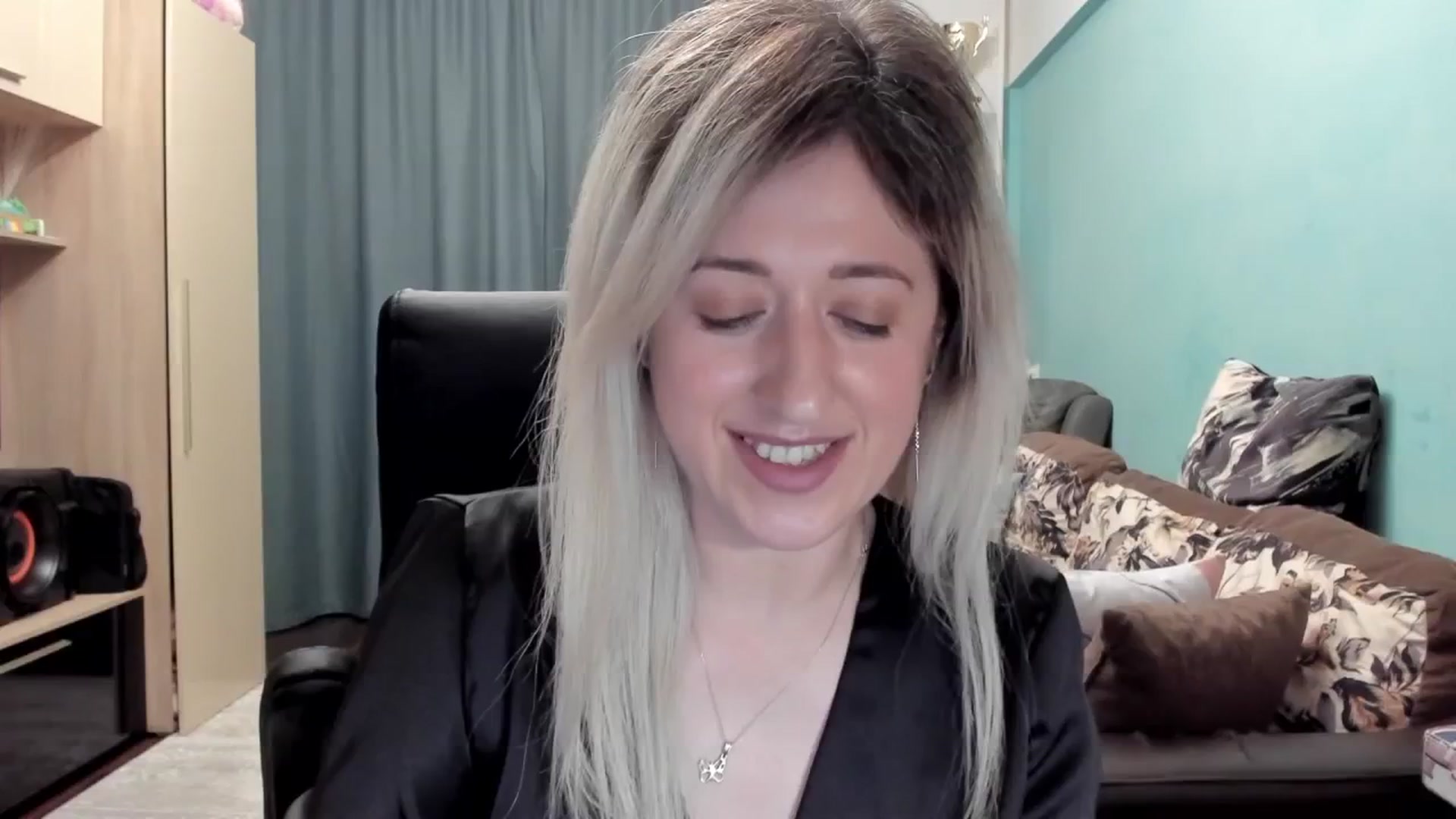 Gallery image thumbnail from SweetDelia_'s myfreecams stream on, 04/19/2026, 24:37 image 14 of 20