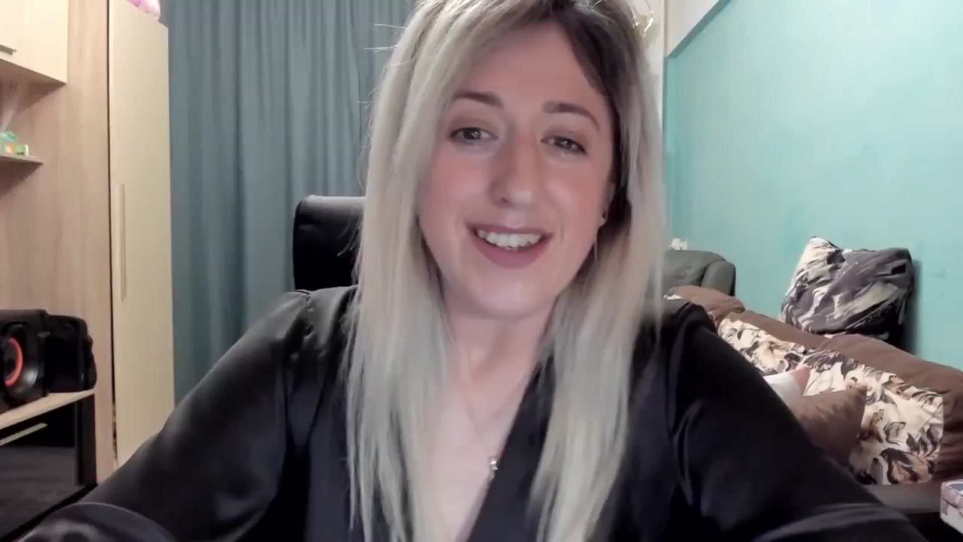 Gallery image thumbnail from SweetDelia_'s myfreecams stream on, 04/19/2026, 24:37 image 3 of 20