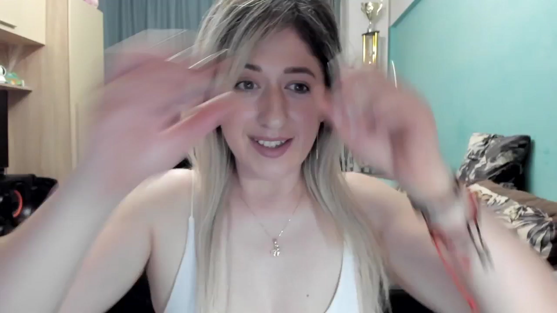 Gallery image thumbnail from SweetDelia_'s myfreecams stream on, 04/20/2026, 24:32 image 8 of 20
