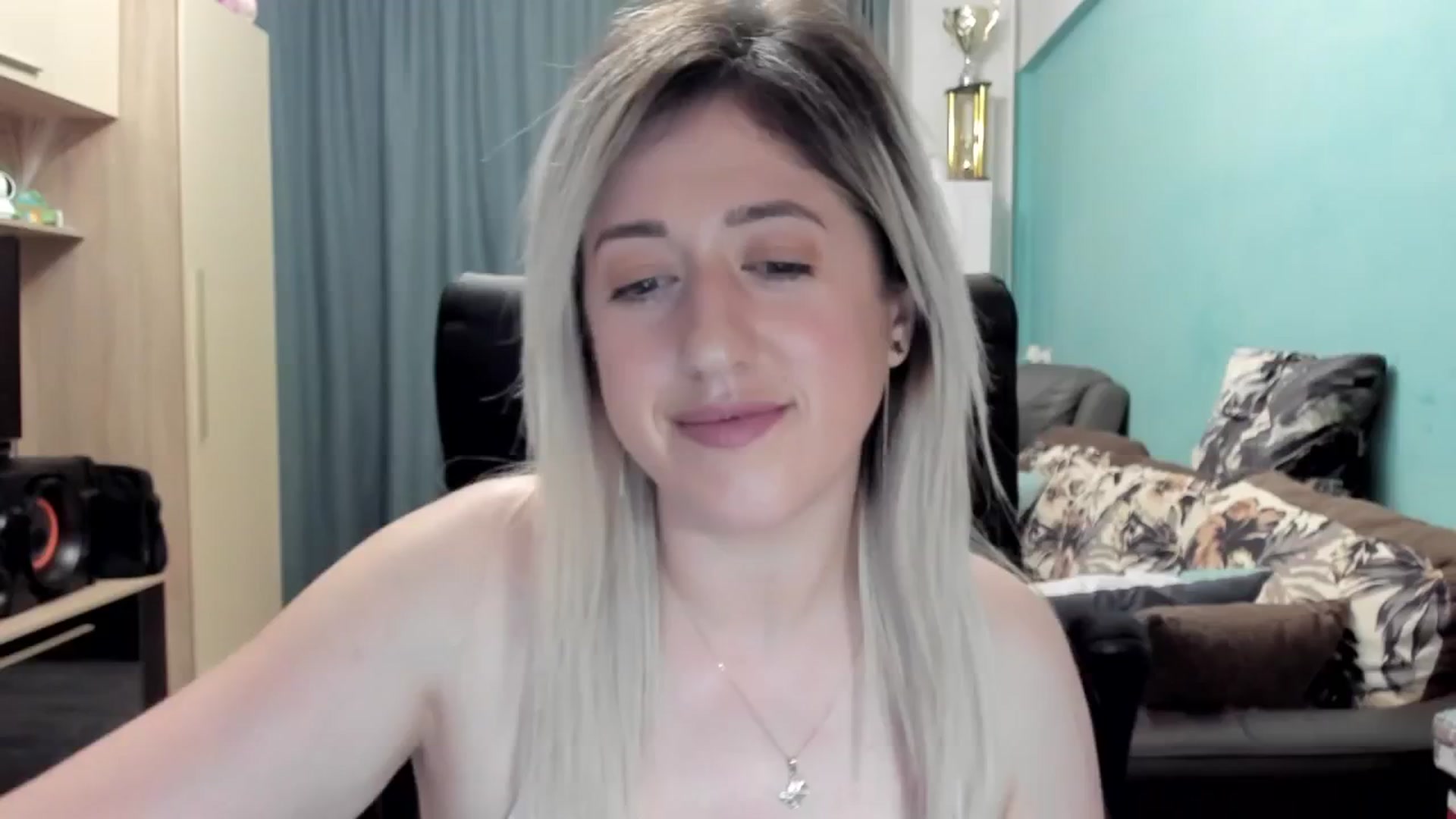 Gallery image thumbnail from SweetDelia_'s myfreecams stream on, 04/20/2026, 24:32 image 20 of 20