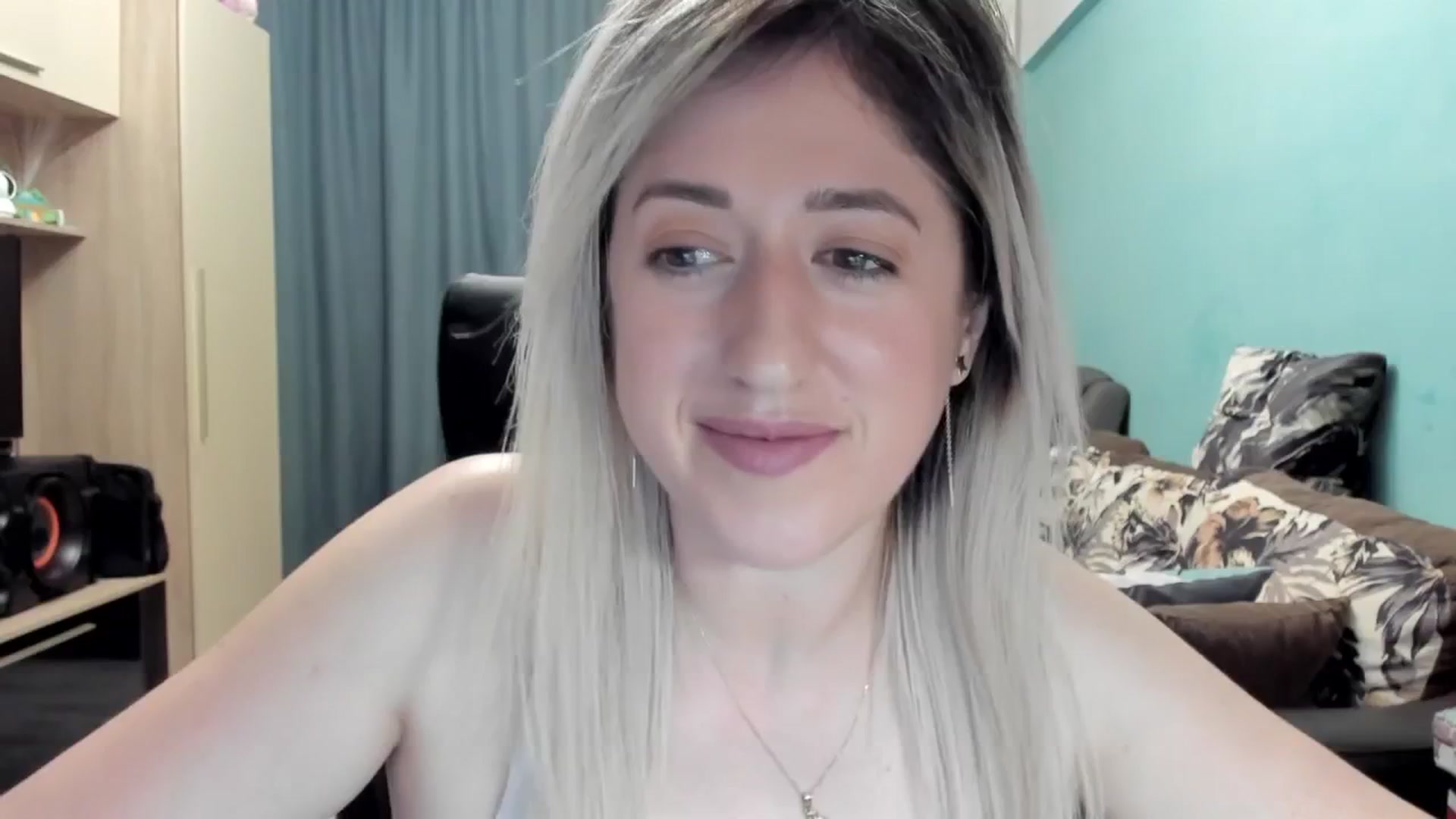 Gallery image thumbnail from SweetDelia_'s myfreecams stream on, 04/20/2026, 24:32 image 10 of 20