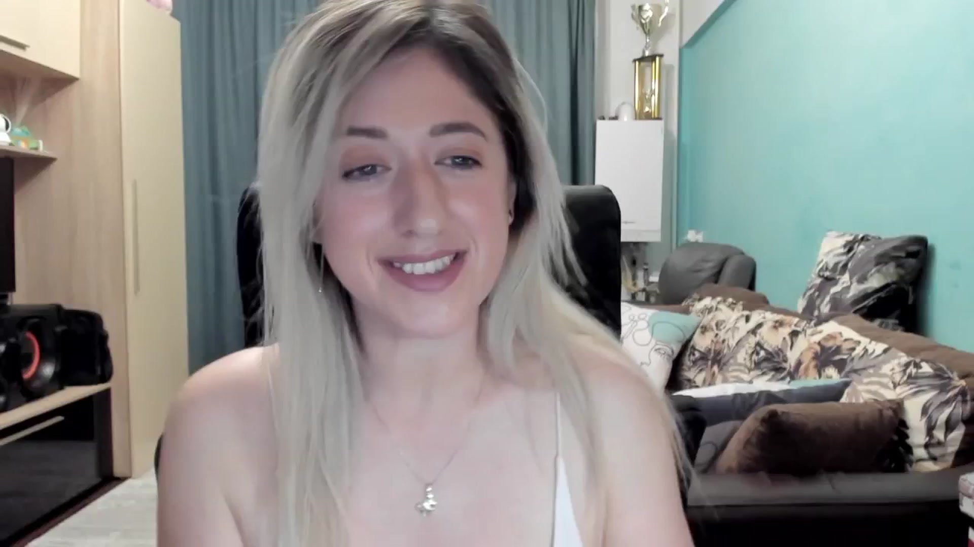 Gallery image thumbnail from SweetDelia_'s myfreecams stream on, 04/20/2026, 24:32 image 5 of 20