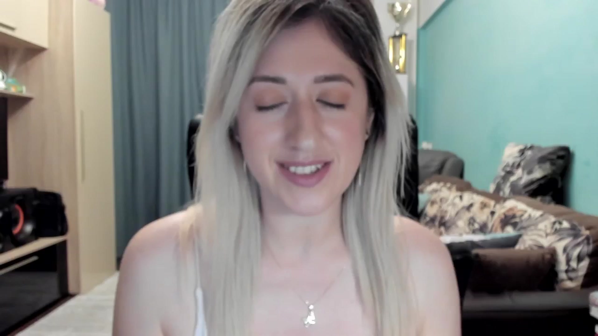 Gallery image thumbnail from SweetDelia_'s myfreecams stream on, 04/20/2026, 02:10 image 15 of 20