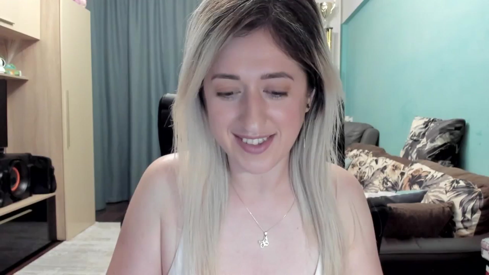 Gallery image thumbnail from SweetDelia_'s myfreecams stream on, 04/20/2026, 02:10 image 14 of 20