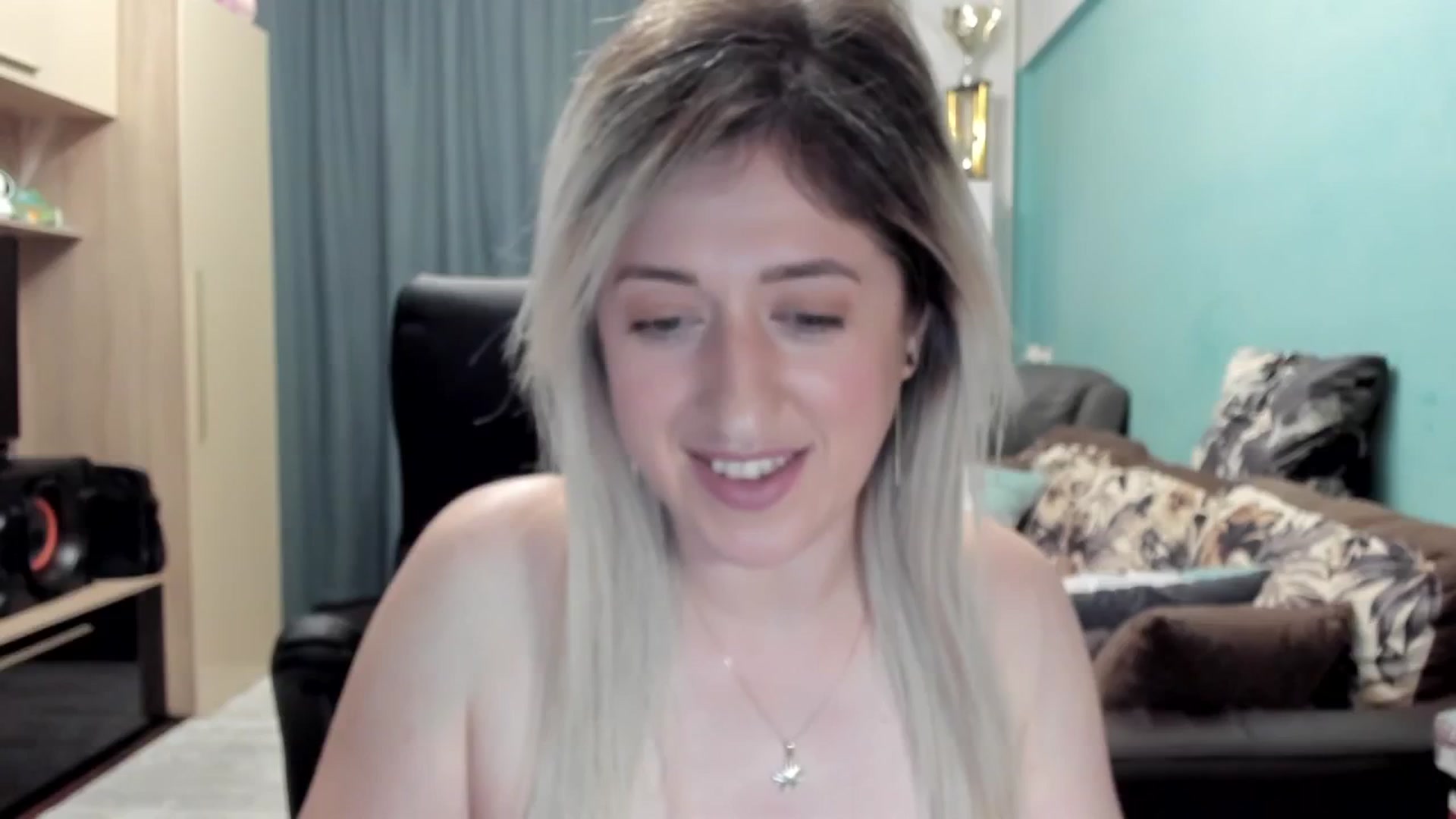 Gallery image thumbnail from SweetDelia_'s myfreecams stream on, 04/20/2026, 02:10 image 4 of 20