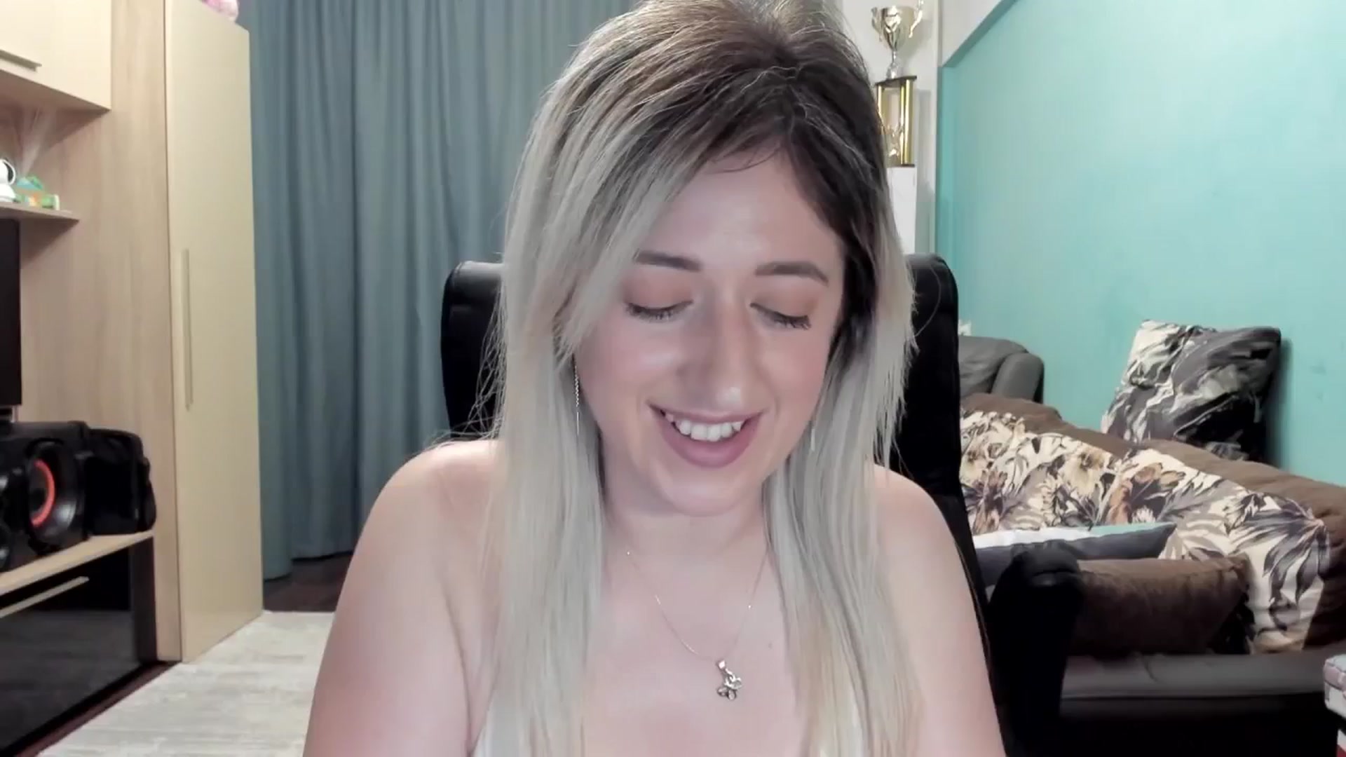 Gallery image thumbnail from SweetDelia_'s myfreecams stream on, 04/20/2026, 02:10 image 18 of 20