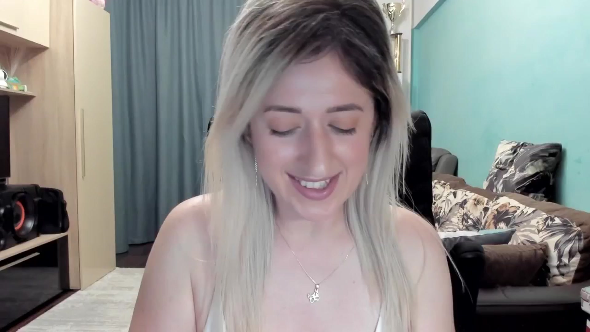 Gallery image thumbnail from SweetDelia_'s myfreecams stream on, 04/20/2026, 02:10 image 13 of 20