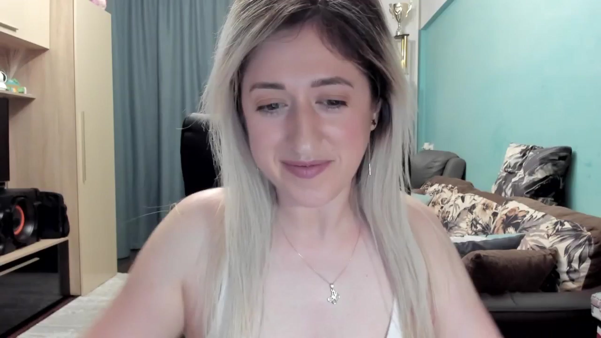 Gallery image thumbnail from SweetDelia_'s myfreecams stream on, 04/20/2026, 02:10 image 1 of 20