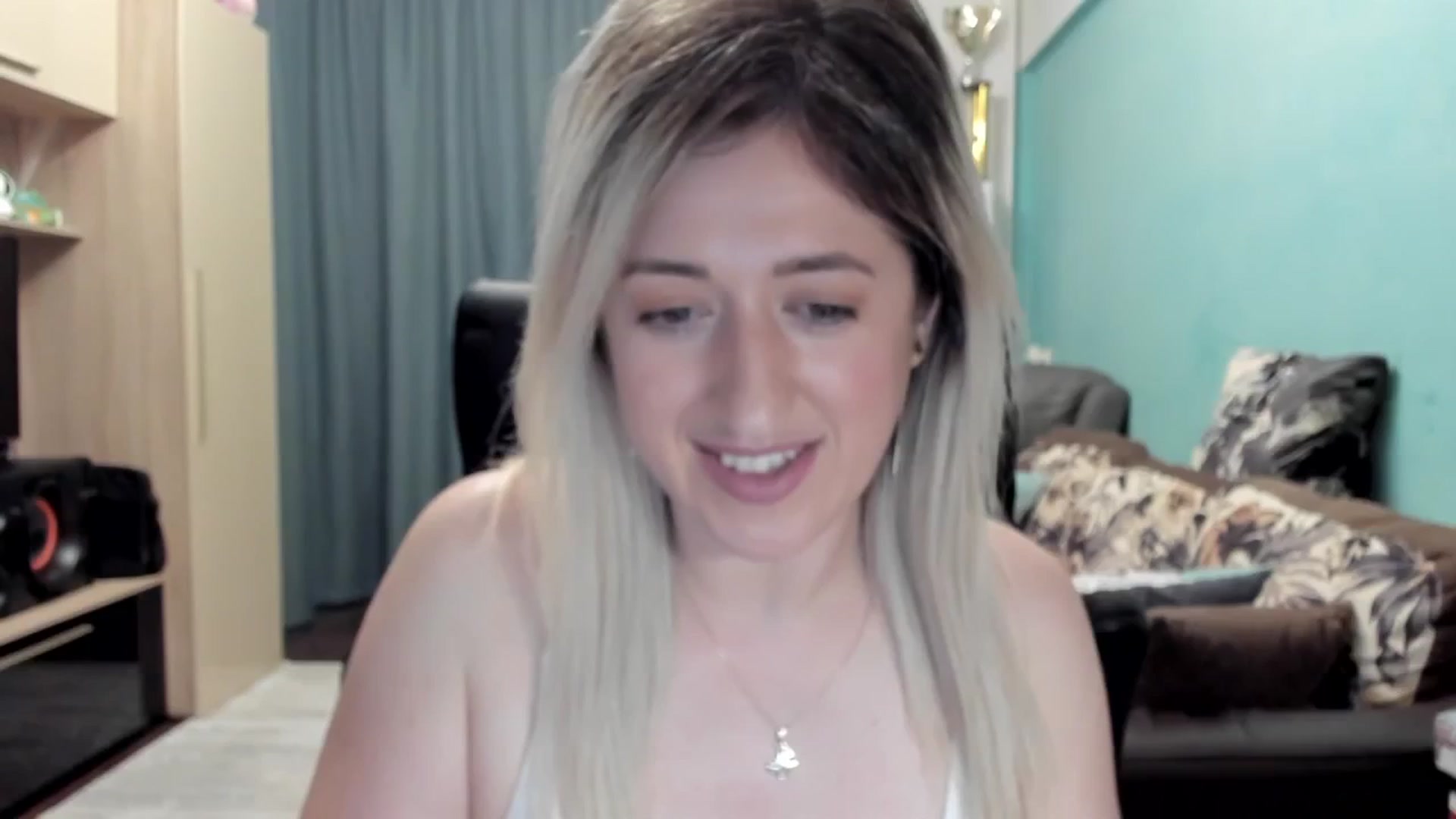 Gallery image thumbnail from SweetDelia_'s myfreecams stream on, 04/20/2026, 02:10 image 16 of 20