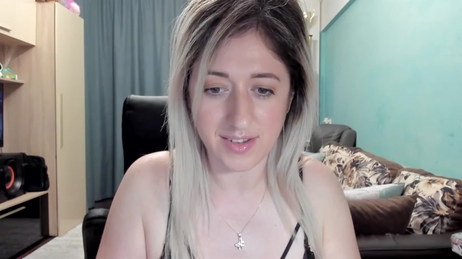 Gallery image thumbnail from SweetDelia_'s myfreecams stream on, 04/22/2026, 01:55 image 16 of 20