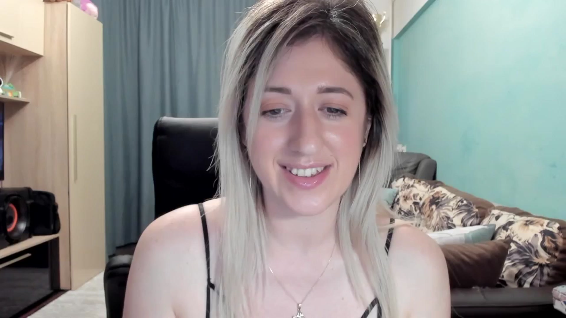 Gallery image thumbnail from SweetDelia_'s myfreecams stream on, 04/22/2026, 01:55 image 15 of 20