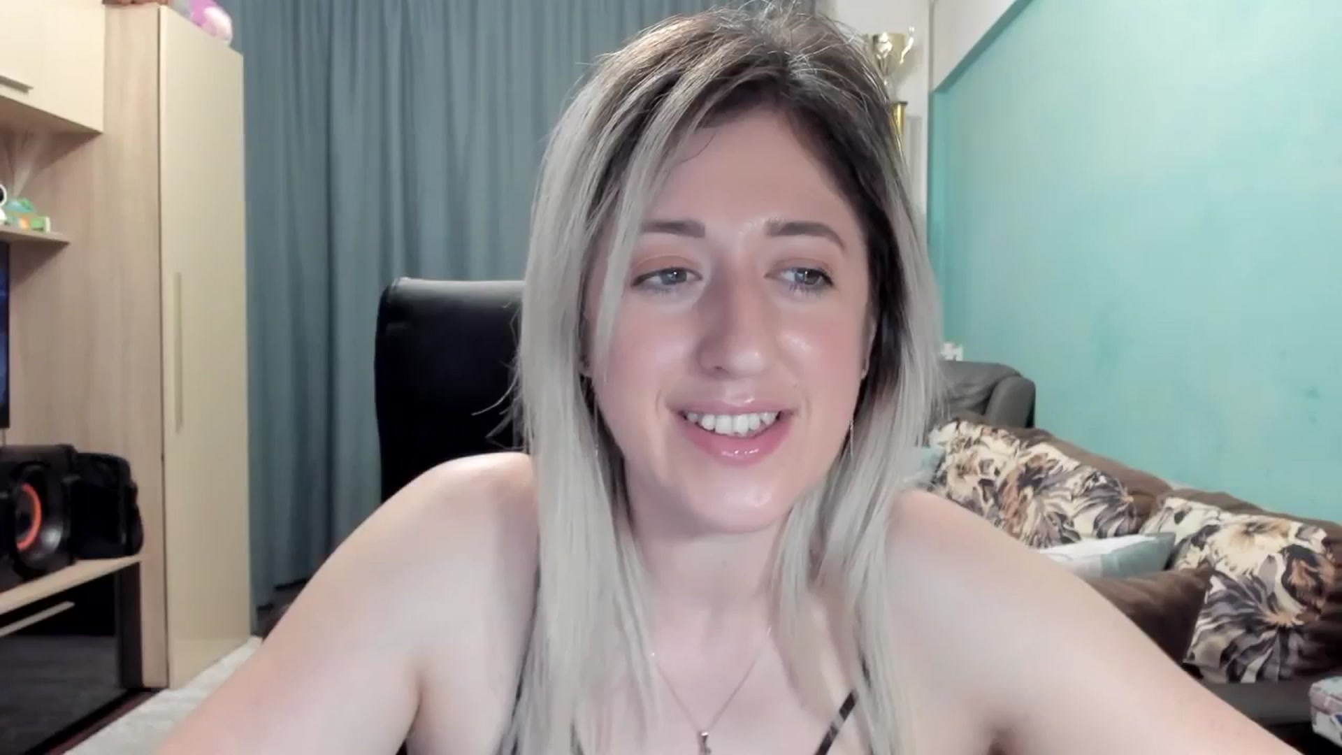 Gallery image thumbnail from SweetDelia_'s myfreecams stream on, 04/22/2026, 01:55 image 13 of 20