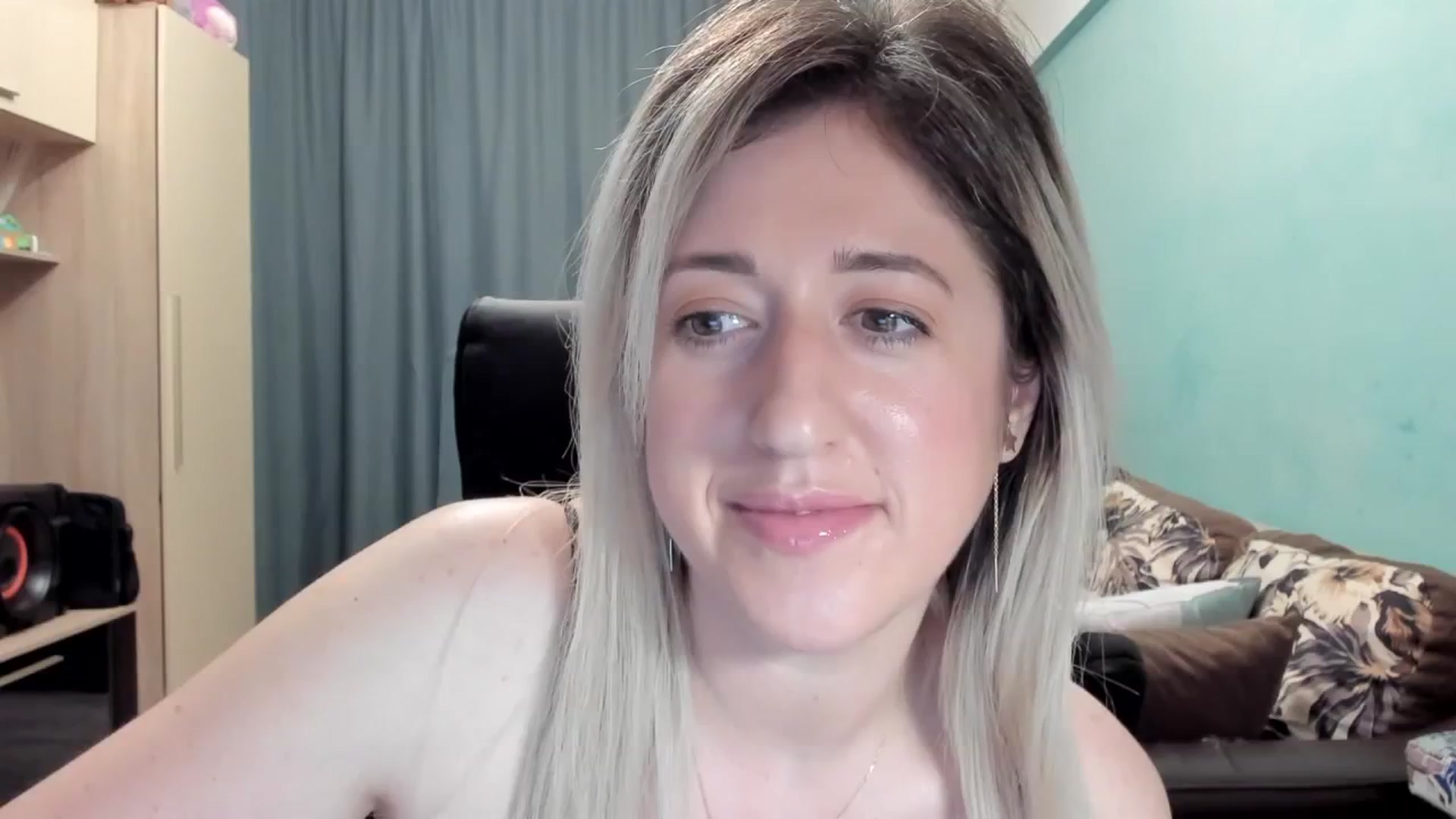 Gallery image thumbnail from SweetDelia_'s myfreecams stream on, 04/22/2026, 01:55 image 1 of 20